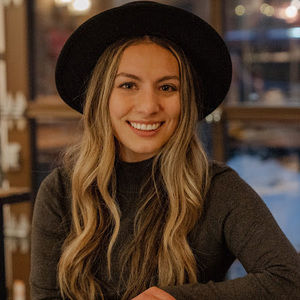 Meet your Posher, Raquel